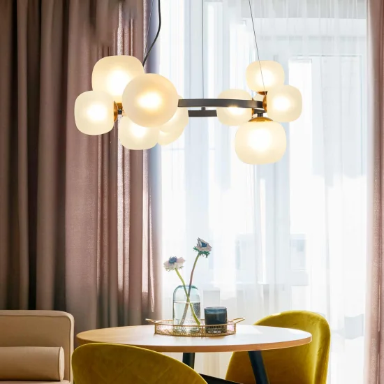 SUSPENSION 11 LUMIÈRES FER NOIR AVEC ABAT-JOUR BLANC NICOLETTA