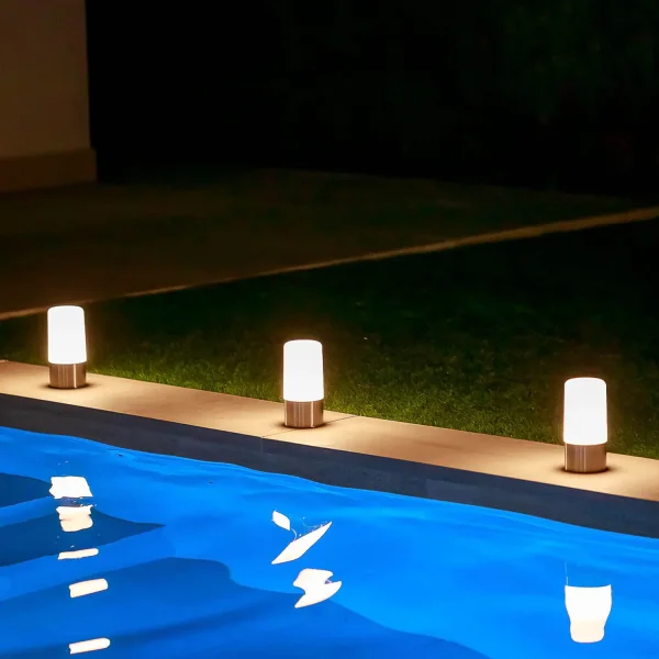 LAMPE DE TABLE RECHARGEABLE ARGENTÉE IP44 RVB MAIA