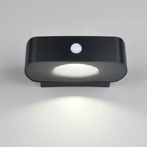 APPLIQUE EXTÉRIEUR SOLAIRE HYBRIDE 6W 4000K AVEC CAPTEUR IP44 NOIR BEGA