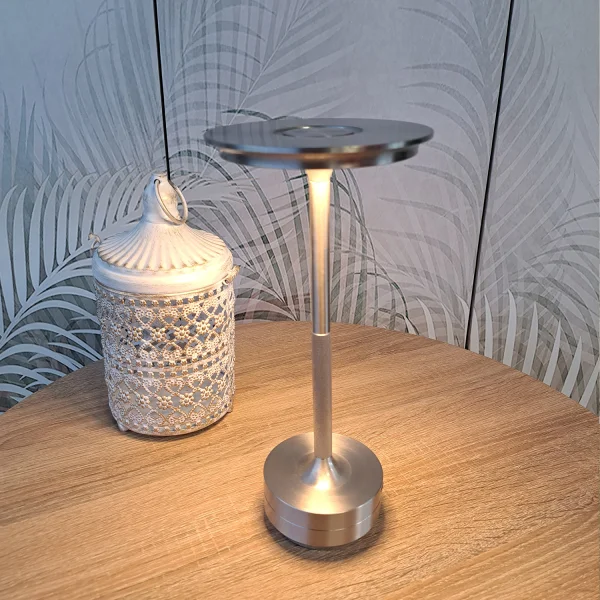 LAMPE DE TABLE LED RECHARGEABLE SANS FIL 213LM NICKEL IP44 ESTIVA