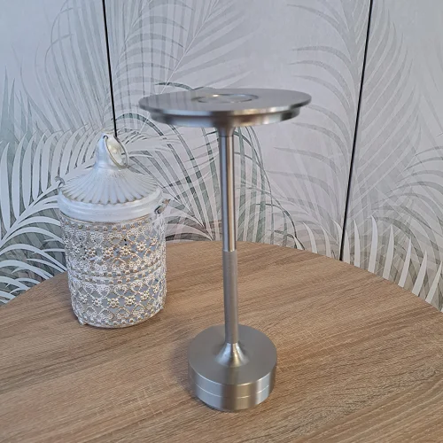 LAMPE DE TABLE LED RECHARGEABLE SANS FIL 213LM NICKEL IP44 ESTIVA