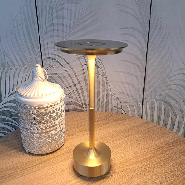 LAMPE DE TABLE LED RECHARGEABLE SANS FIL 213LM DORÉE IP44 ESTIVA