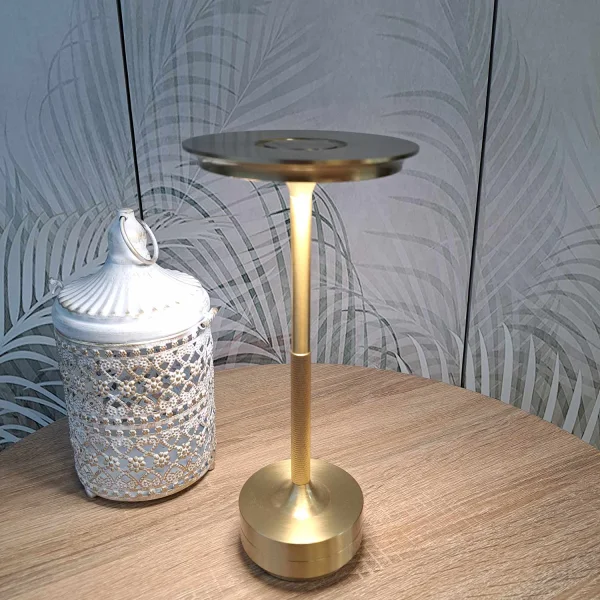 LAMPE DE TABLE LED RECHARGEABLE SANS FIL 213LM DORÉE IP44 ESTIVA