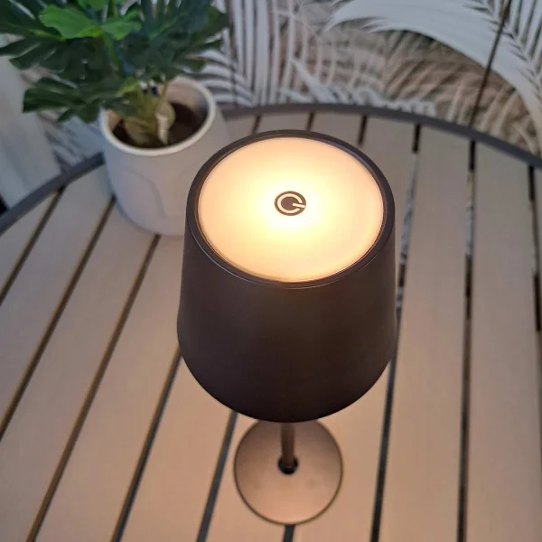 LAMPE DE TABLE LED RECHARGEABLE SANS FIL 229LM NOIRE IP44 SIRANA LAMPE DE TABLE LED RECHARGEABLE SANS FIL 229LM NOIRE IP44 SIRANA