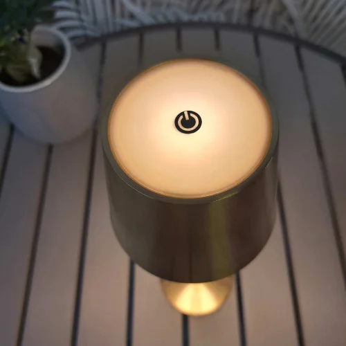 LAMPE DE TABLE LED RECHARGEABLE SANS FIL 229LM DORÉE IP44 SIRANA LAMPE DE TABLE LED RECHARGEABLE SANS FIL 229LM DORÉE IP44 SIRANA