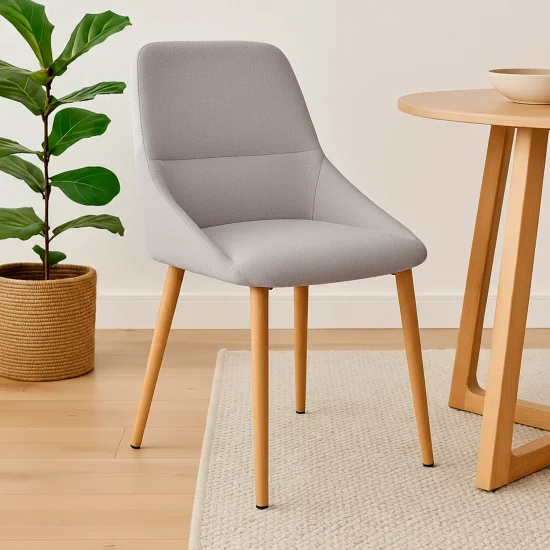 CHAISE DE SALLE À MANGER ADNEY TISSU GRIS CLAIR PIEDS HÊTRE