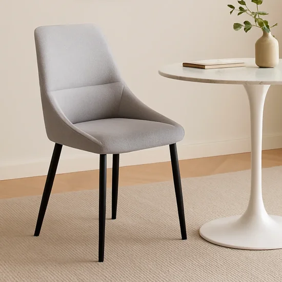 CHAISE DE SALLE À MANGER ADNEY TISSU GRIS PIEDS NOIRS