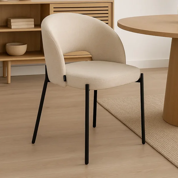 CHAISE TAPISSÉE SABLE CLOTILDE