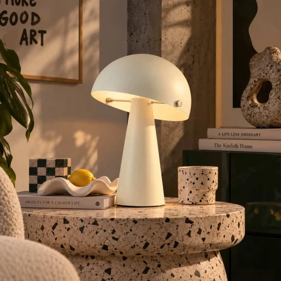 LAMPE DE TABLE EN ACIER PEINT BEIGE E27 CHANTERELLE