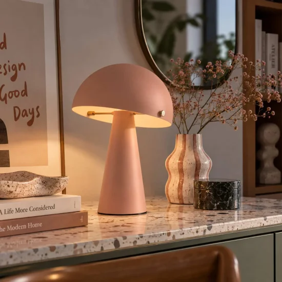LAMPE DE TABLE EN ACIER PEINT ROSE MAT E27 CHANTERELLE