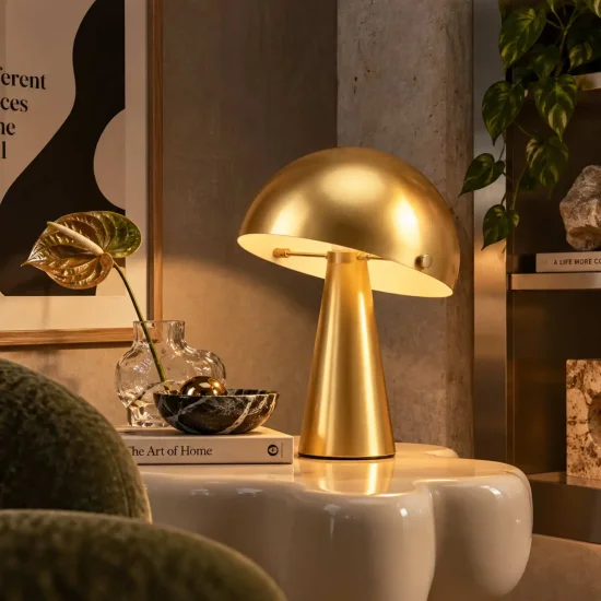 LAMPE DE TABLE EN ACIER PEINT DORÉ E27 CHANTERELLE