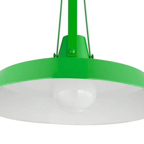 PENDENTIF EN ACIER VERT JOSIE